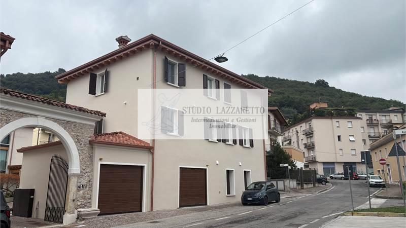 Appartamento TRILOCALE in cascina